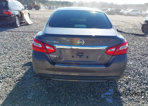 2017 Nissan Altima 2.5 S z USA, uszkodzony, nr VIN 1N4AL3AP9HN322827